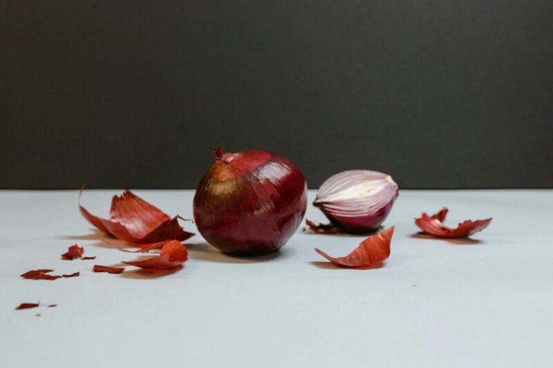 Ilustrasi kulit bawang. (Foto: Pexels)
