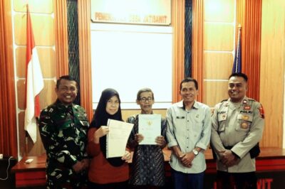 Pemdes Jatisawit Salurkan Sertifikat PTSL Tahun 2024