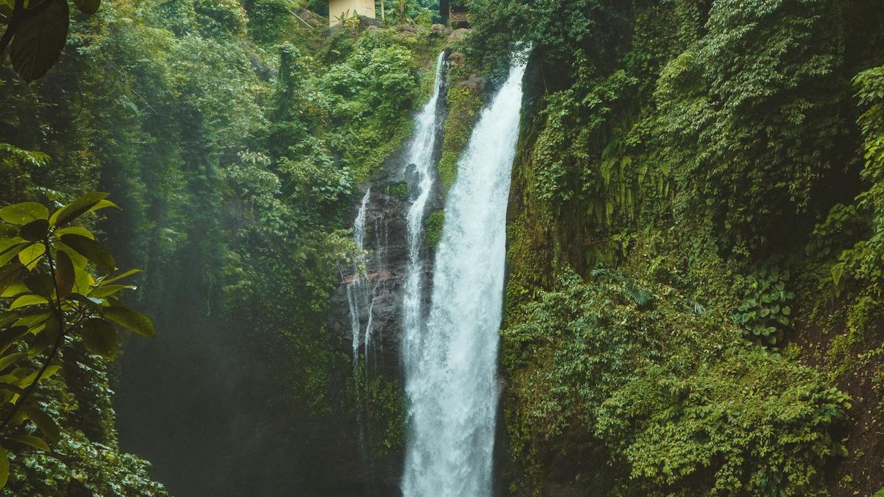 Ilustrasi air terjun. (Foto: Pexels)