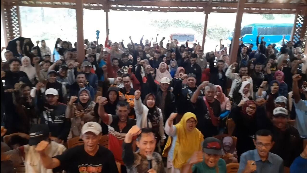 Usai hari pemilihan, relawan GERTAK Konsolidasi pengawalan suara hingga tingkat KPU Kabupaten Brebes. (Portal Pantura/Imam Muzaki)