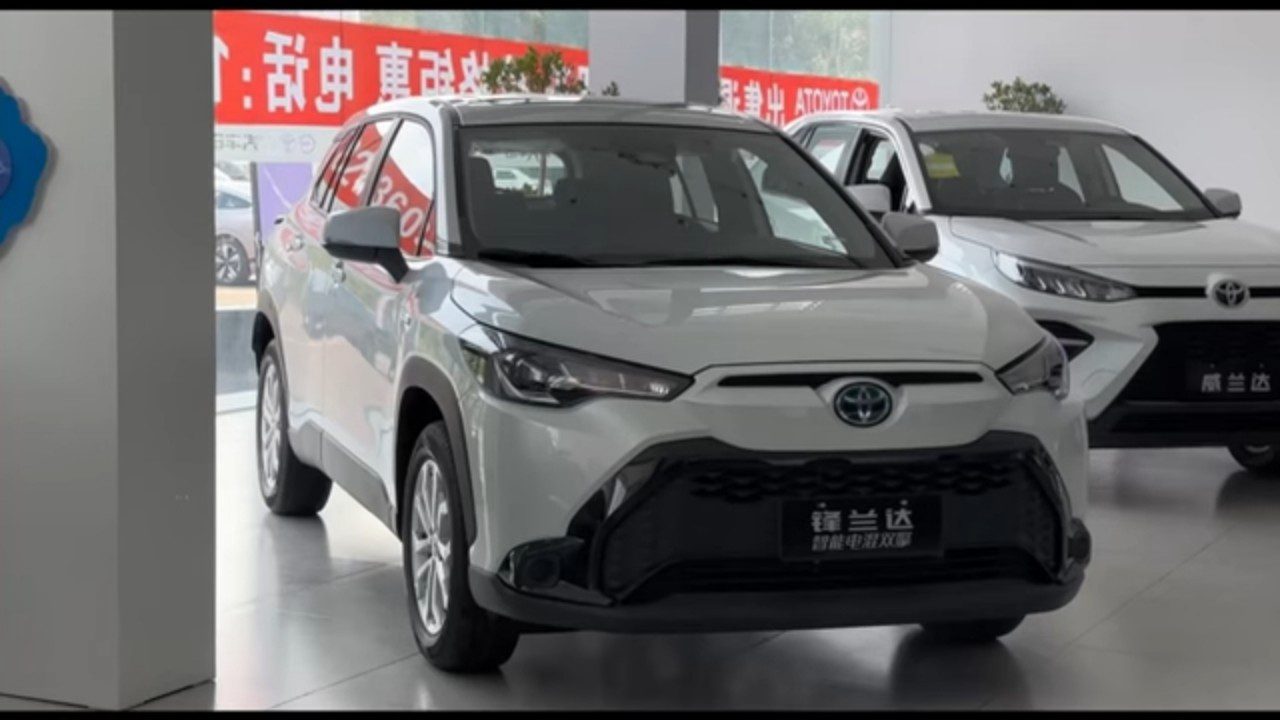 Toyota Frontlander. (YouTube CARSbyML)