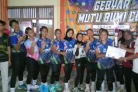 SMP Negeri 1 Bantarkawung menerima tropi juara 1 Voli Putri di ajang MUTU BUMI Cup 2025.