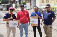 Karang Taruna Sirampog, Brebes menggalang dana untuk korban tanah bergerak di Desa mendala, Minggu 20 April 2025 di pertigaan Desa Benda. Foto: Portal Pantura/Imam Muzaky.