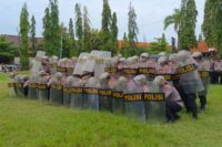 Personel Polres Brebes mengikuti latihan Dalmas. Foto: dok. Humas Polres Brebes.