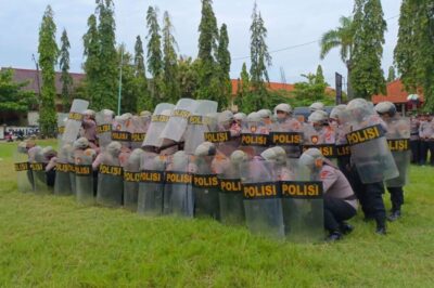 Ratusan Personel Polres Brebes Jalani Latihan Pengendalian Massa   