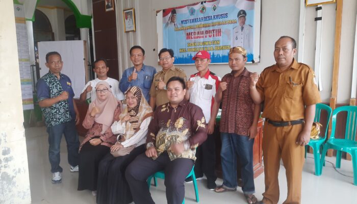 Pengurus dan pengawas Koperasi Merah Putih Desa Pruwatan foto bersama usai Musdesus. Foto: Portal Pantura/Yudhi Prasetyo.