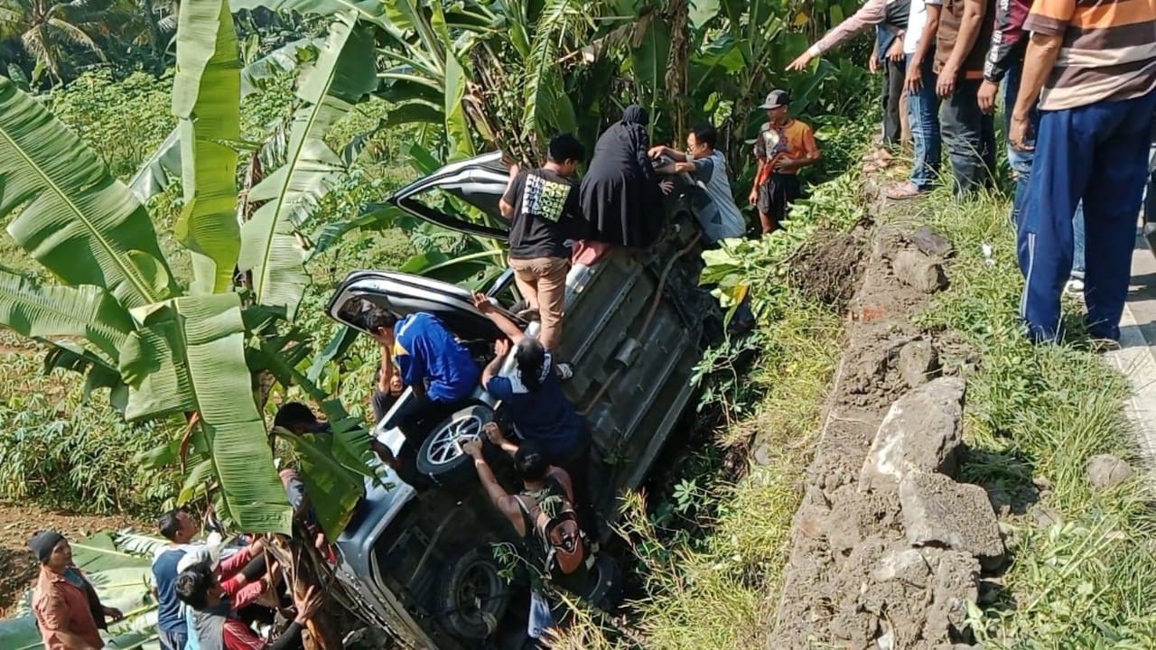Sebuah kecelakaan terjadi di jalan raya Pekuncen, Banyumas, Sabtu 10 Mei 2025.