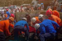 Tim SAR gabungan evakuasi korban kecelakaan maut di Purworejo.