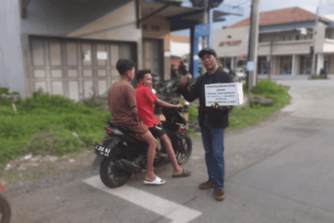 Komunitas Soda Mas Bresel dan PKBS kembali galang dana untuk korban tanah bergerak di Brebes, bantu warga terdampak.