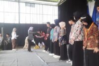 Siswa berprestasi SMP Negeri 1 Paguyangan mendapat apresiasi.
