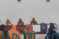 Kades Linggapura Mustain memberi sambutan pada pertemuan Kampung KB Pokja Linggapura. Foto: Portal Pantura/Yudhi Prasetyo.