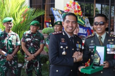 Kejutan Manis Yonif 407 Padmakusuma Untuk Polres Tegal Di Hari Bhayangkara ke 79