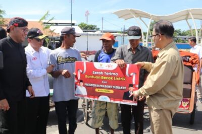 Awalnya Dikira Hoax, Ternyata Benar, 25 Tukang Becak di Kota Tegal Dapat Becak Listrik dari Presiden Prabowo