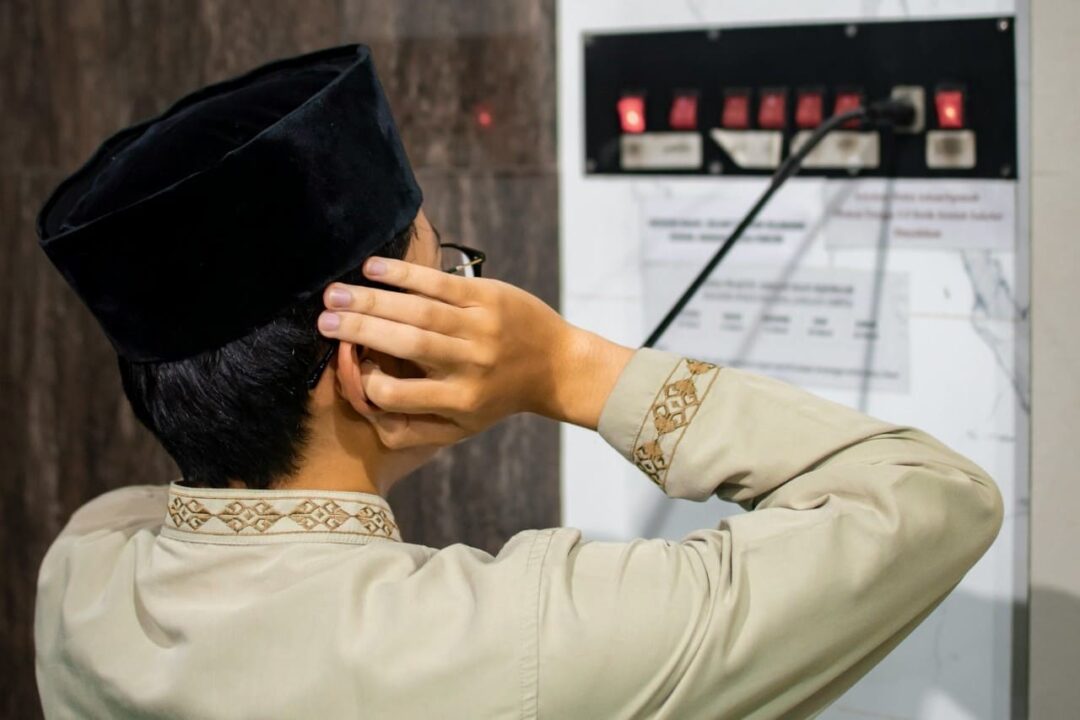 Ilustrasi adzan. Foto: Unsplash.