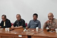 Para penasehat Gebyar Bumiayu Fair (GBF) 2025 memberikan arahan dan masukan dalam rapat pleno panitia yang digelar di Aula Kecamatan Bumiayu, Rabu malam 30 Juli 2025, demi kesuksesan penyelenggaraan event tahunan tersebut.