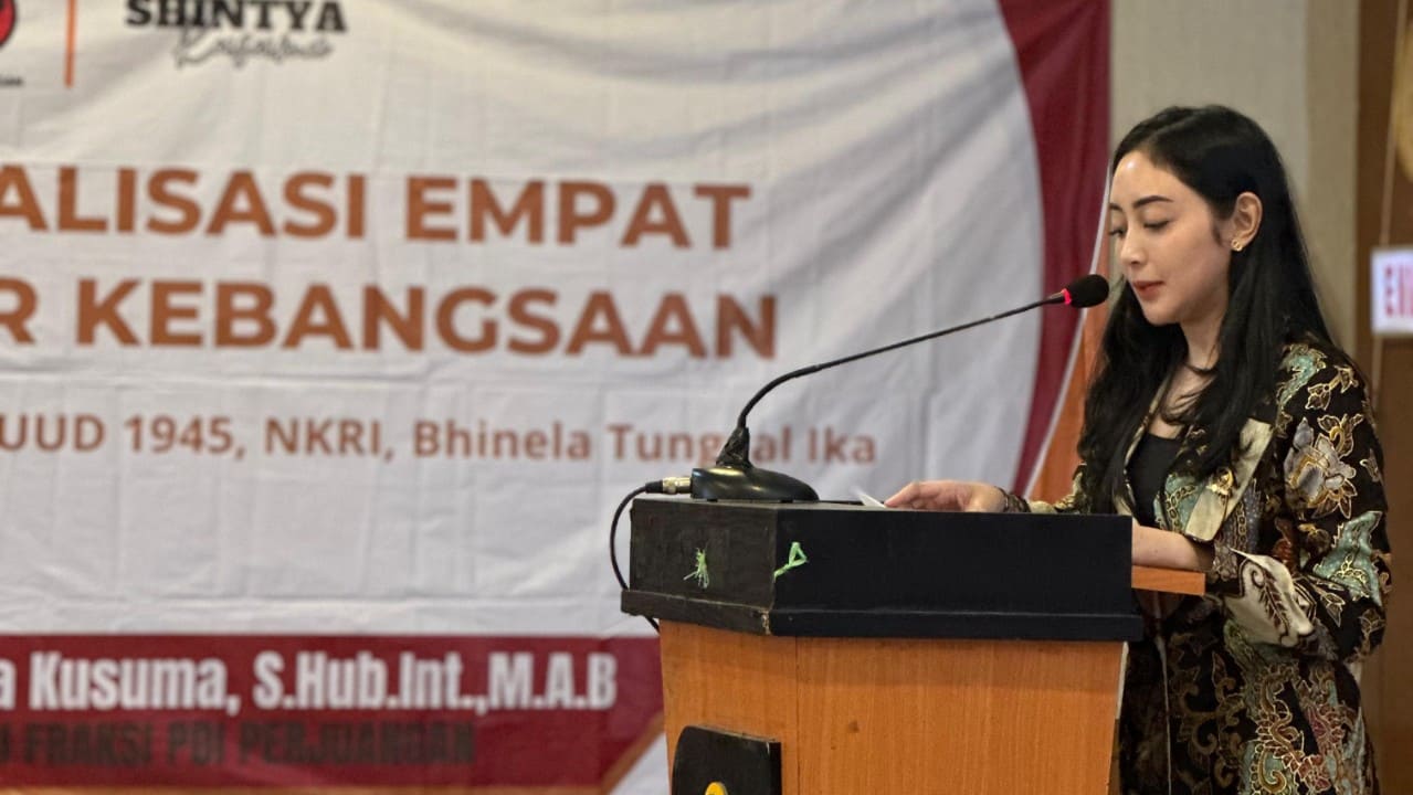Politisi Muda PDI Perjuangan Hj. Shintya Sandra Kusuma, S.Hub.Int, MAB., menggelar sosialisasi 4 pilar di desa Ketanggungan Brebes, Minggu 29 Juni 2025. Foto: Portal Pantura/Yudhi Prasetyo.