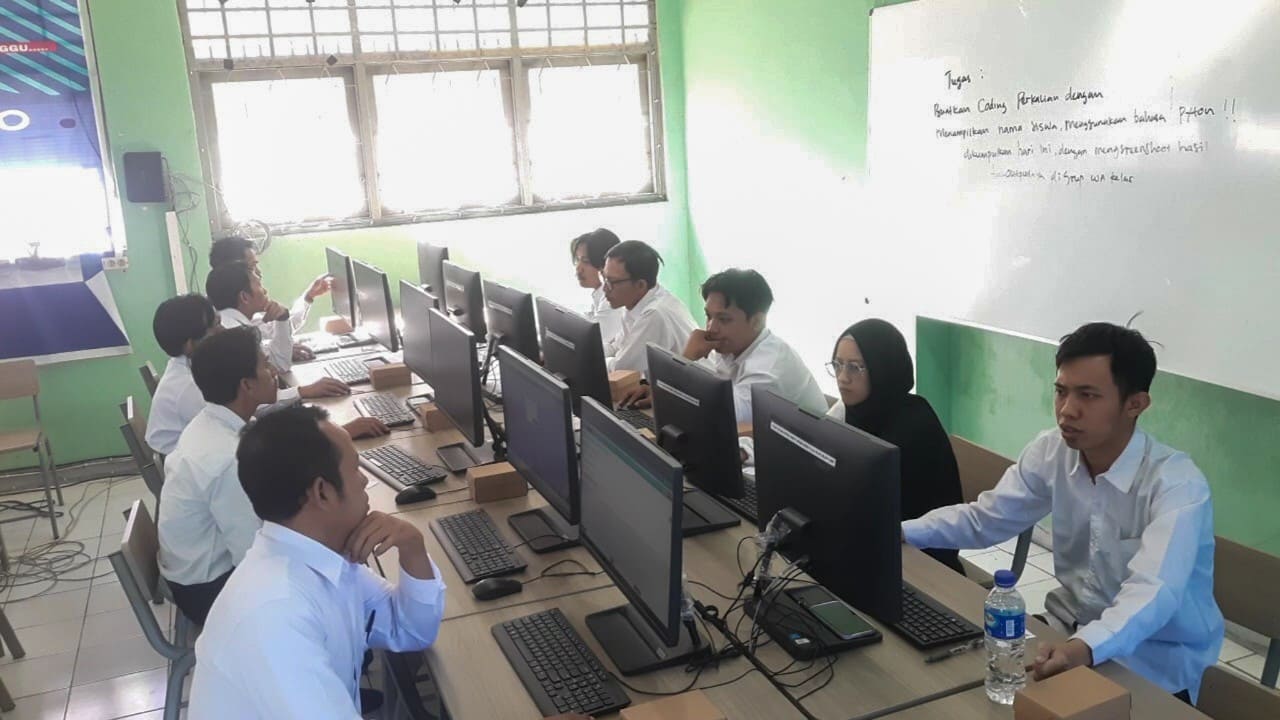 Peserta tes perangkat desa di SMK Negeri 1 Tonjong, Kamis 10 Juli 2025. Foto: Portal Pantura/Yudhi Prasetyo.