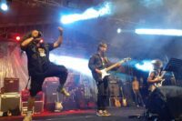 Hantakan musik rock membuat suasana malam GBF 2025 menjadi hangat. Foto: Portal Pantura/Imam Muzaky.