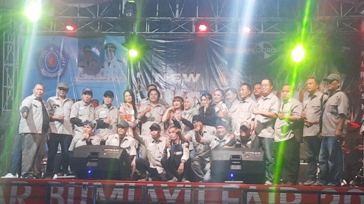 Jajaran panitia GBF 2025 foto bersama usai acara penutupan. Foto: Portal Pantura/Yudhi Prasetyo.