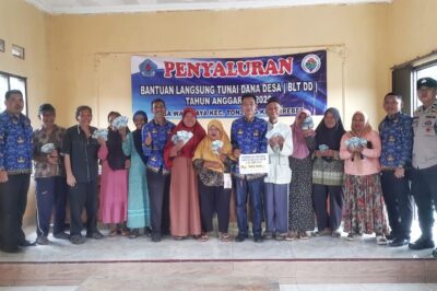 Pemdes Watujaya Salurkan BLT Dana Desa Triwulan III Rp900 Ribu ke Warga