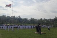 Ratusan santri dari berbagai kalangan ikuti upacara Hari Santri Nasional 2025 di lapangan Pejanten, Desa Kalijurang, Tonjong, Brebes. Foto: Portal Pantura/Yudhi Prasetyo.