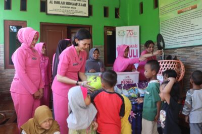 Bakti Sosial Bhayangkari Tegal Kota di 10 Titik Menyambut HKGB ke-73