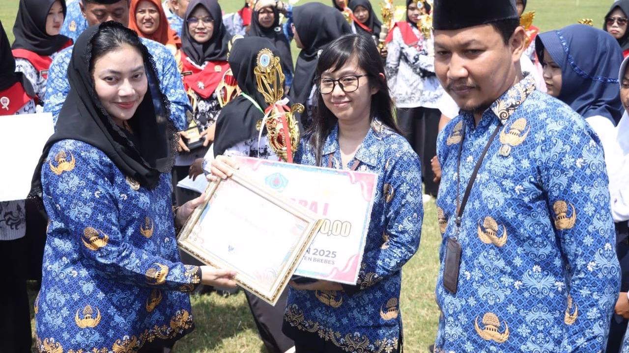 Bupati Brebes Tekankan Integritas ASN dan Antikorupsi dalam Upacara Gabungan