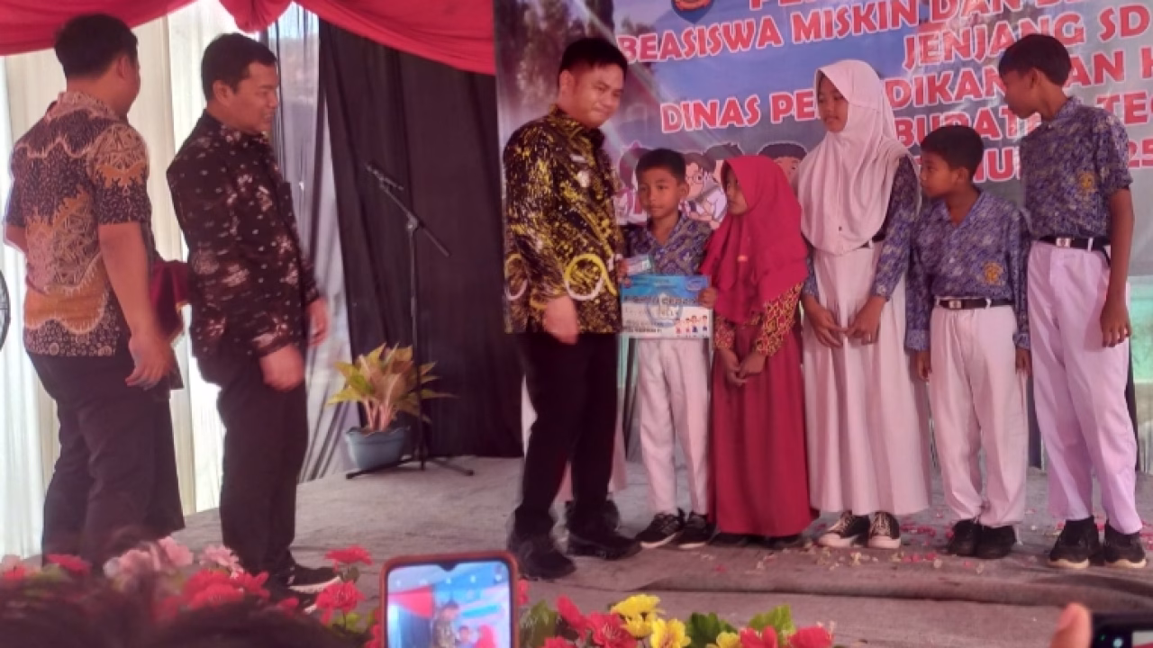 BSMP Kabupaten Tegal, Saat Bantuan  Pendidikan di Jejak Masa Kecil Bupati