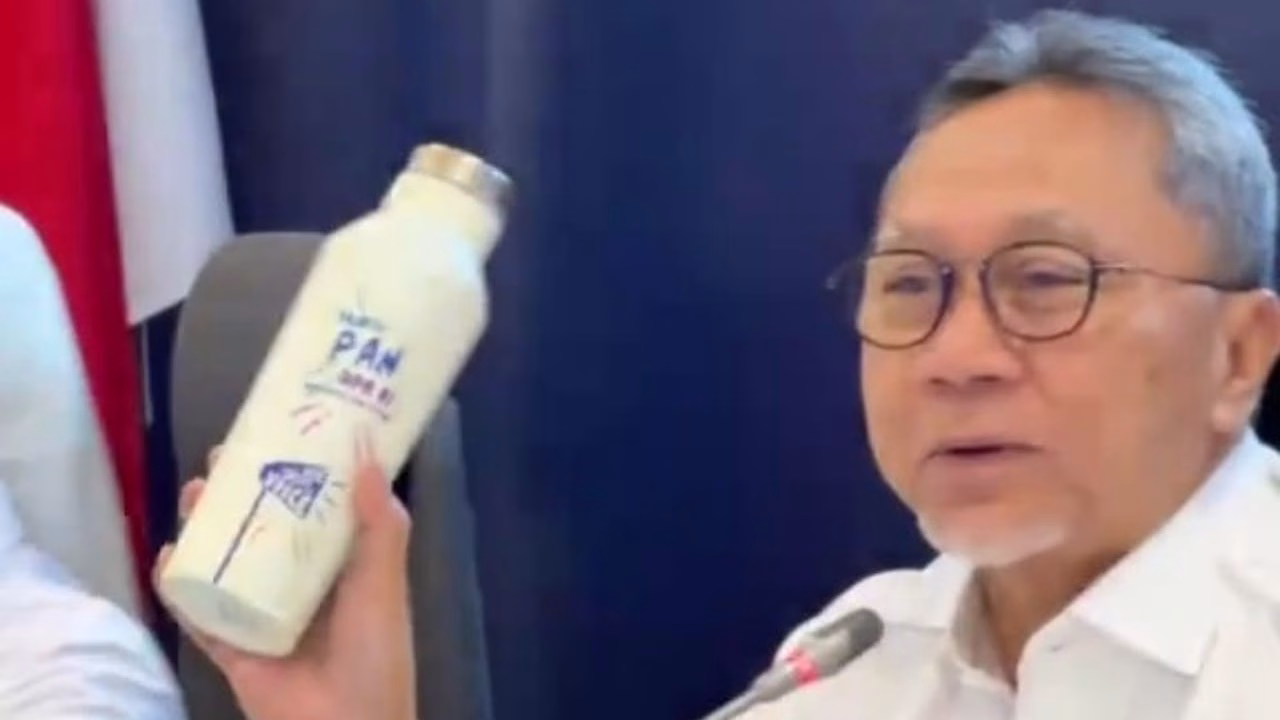 Viral Tumbler Rp300 Ribu, Zulkifli Hasan: Jangan Sampai Seindonesia Rusuh