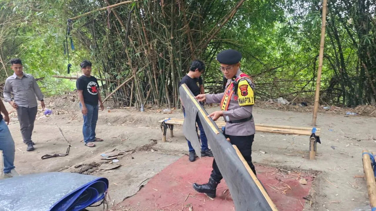 Polisi Gerebek Lokasi Judi Sabung Ayam di Tegal