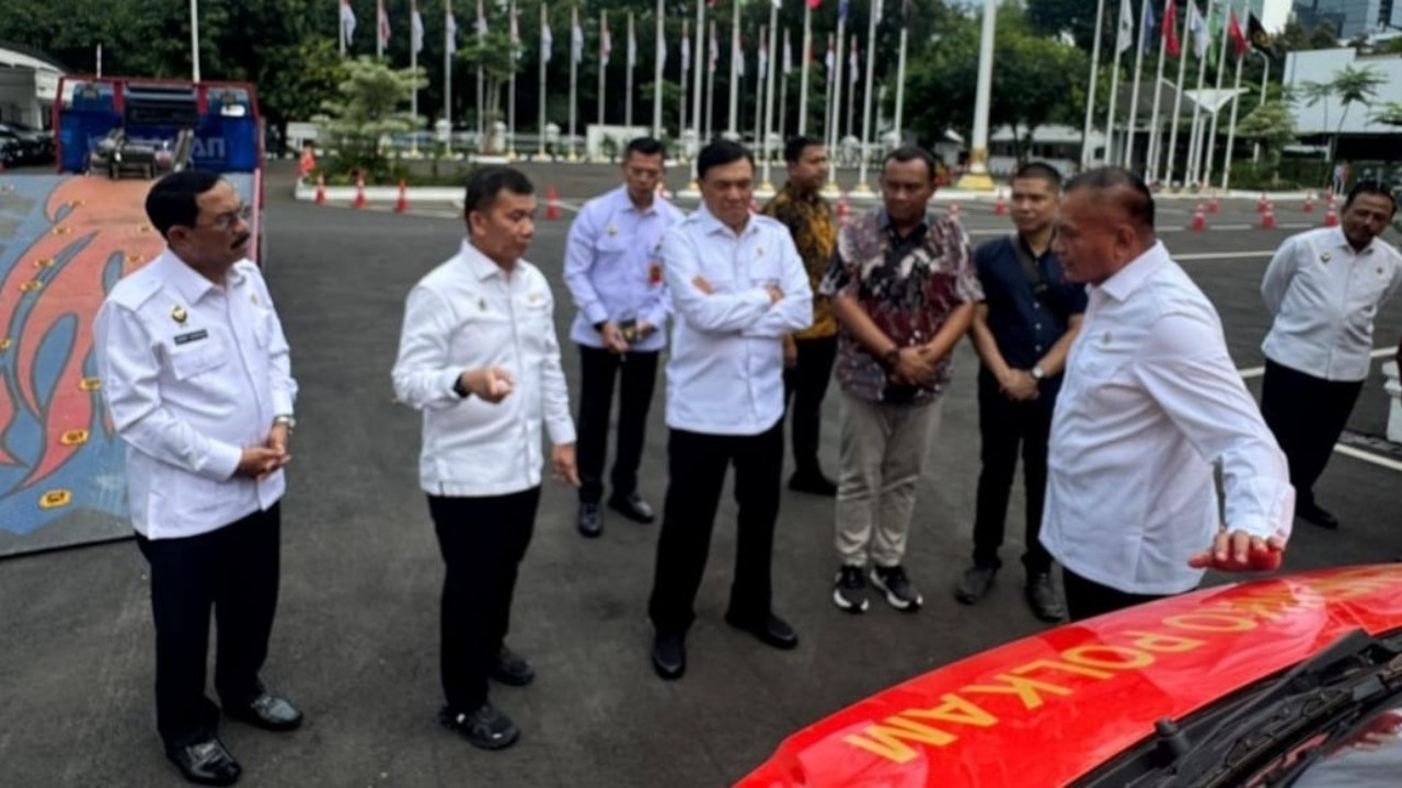 Menko Polkam Tinjau Langsung Penanganan Bencana Sumatera, Kirim Bantuan dan Water Treatment ke Aceh
