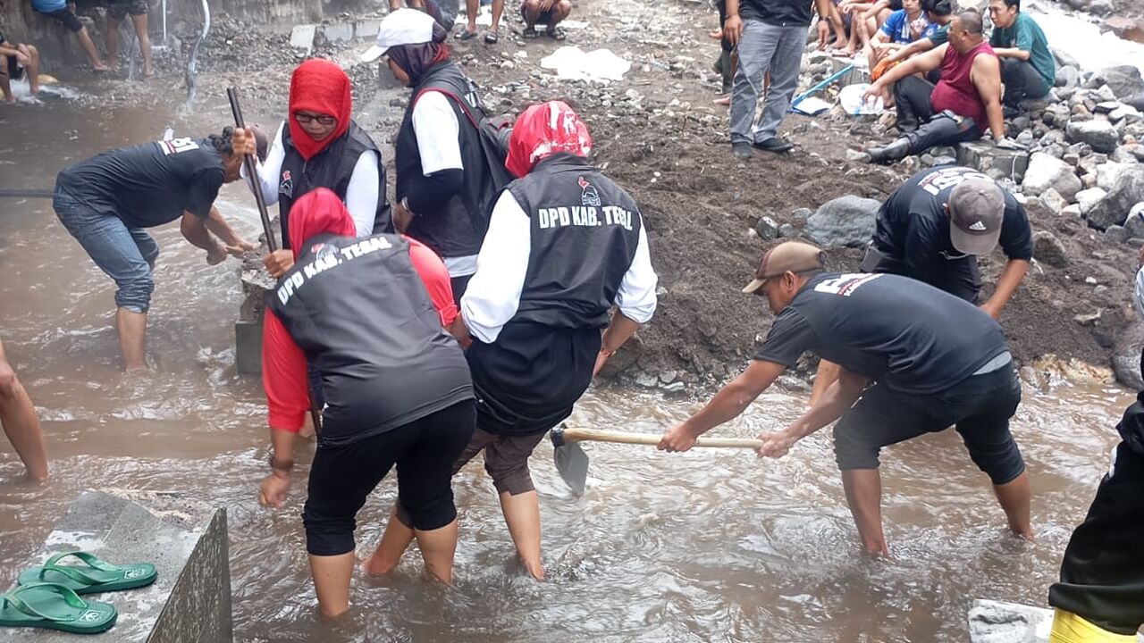 Mata Air Pancuran 13 Guci Tetap Mengalir Usai Tertimbun Material Banjir