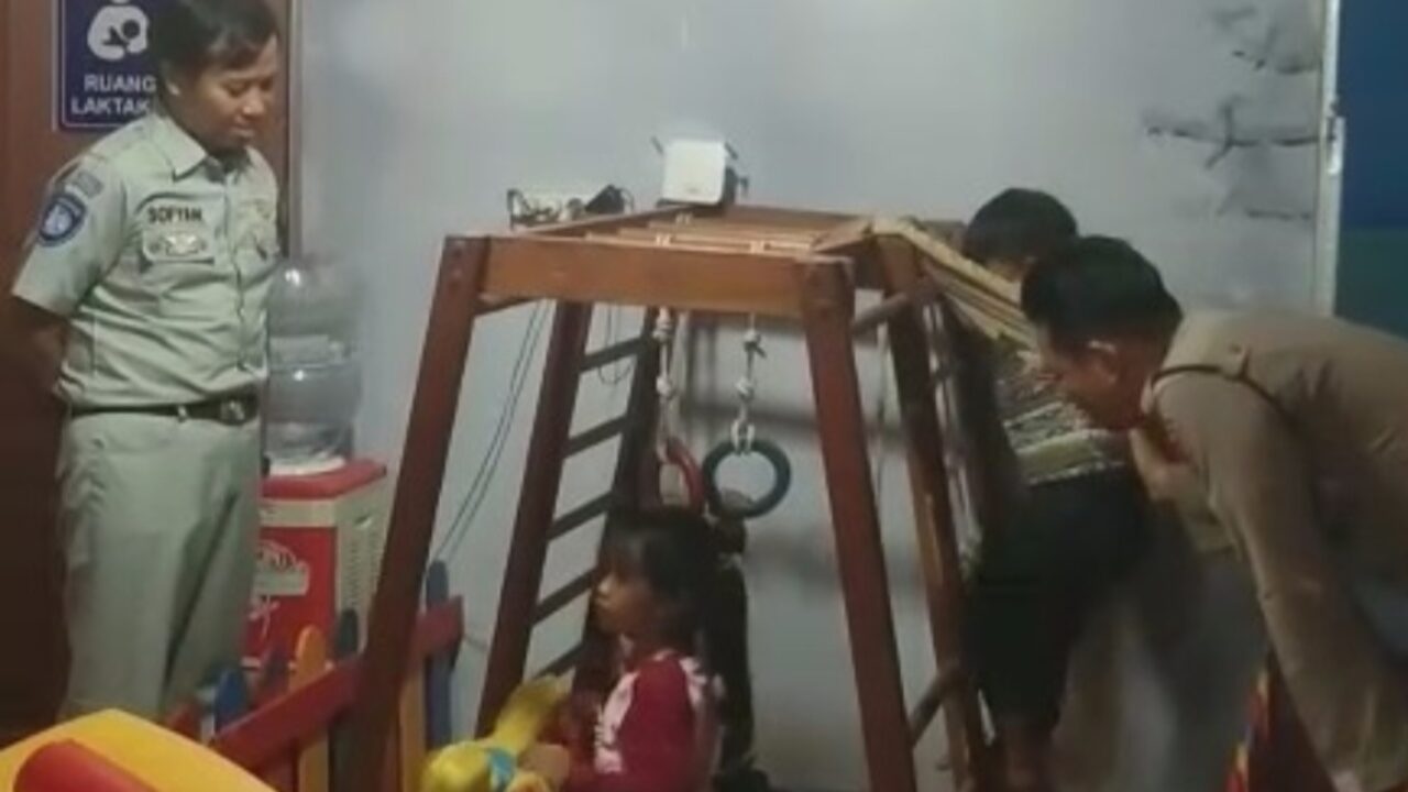 Beri Kenyamanan Pemudik Selama Nataru, Polres Tegal Sediakan Ruang Bermain Anak