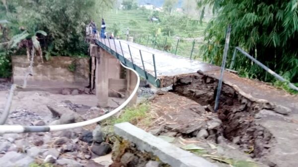 Jembatan Mlayang Ambrol, 3.000 Warga Brebes Terisolasi Total