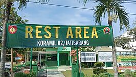 Makoramil 02 Jatibarang menjadi salah satu pos mudik dan rest area pada musim libur Nataru 2025. Foto: dk. Kodim 0713 Brebes.