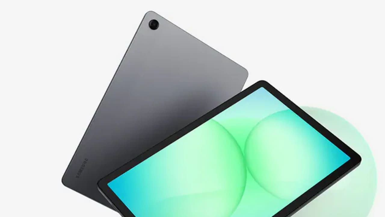 Samsung merilis Galaxy Tab A11+ di penghujung 2025 dalam dua varian konektivitas: Wi-Fi only dan 5G. Tablet ini hadir dengan layar 11 inci refresh rate 90Hz, chipset Mediatek MT8775, dan harga mulai Rp2,9 juta.
