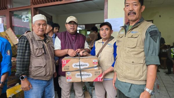 Perhutani KPH Pekalongan Barat Salurkan Bantuan Logistik Korban Banjir Bandang Pulosari Pemalang