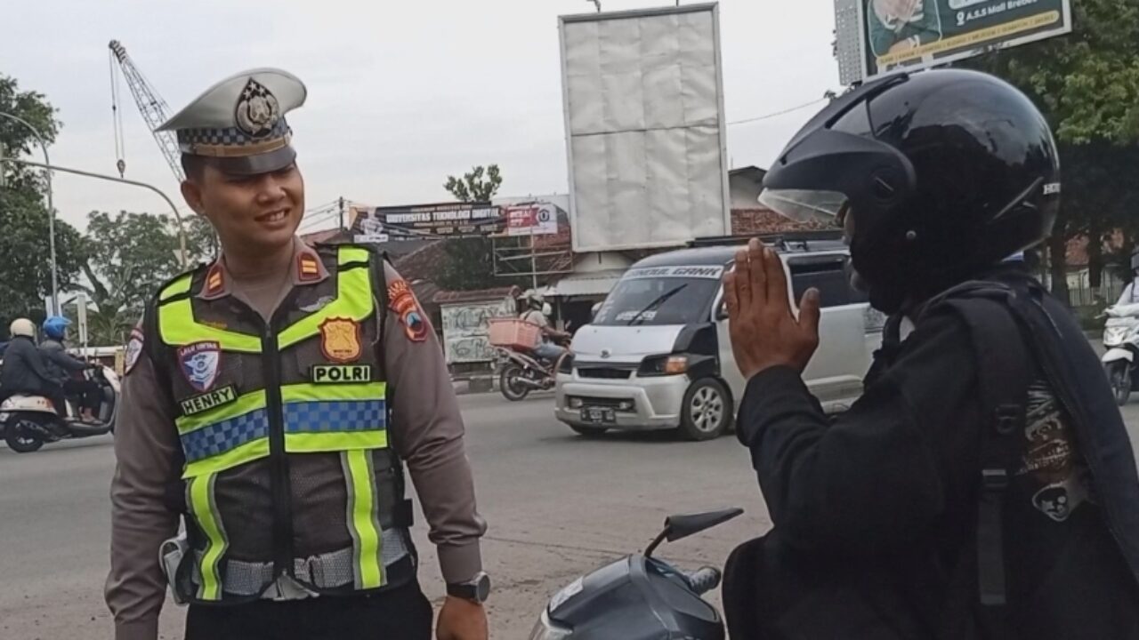 Kanit Gakkum Satlantas Polres Tegal Berikan Teguran Simpatik