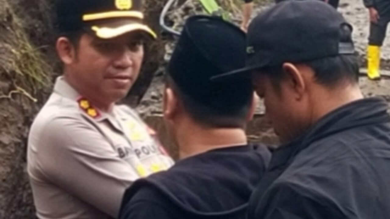 Kapolres Tegal Tinjau Lokasi Banjir di Kawasan Wisata Guci