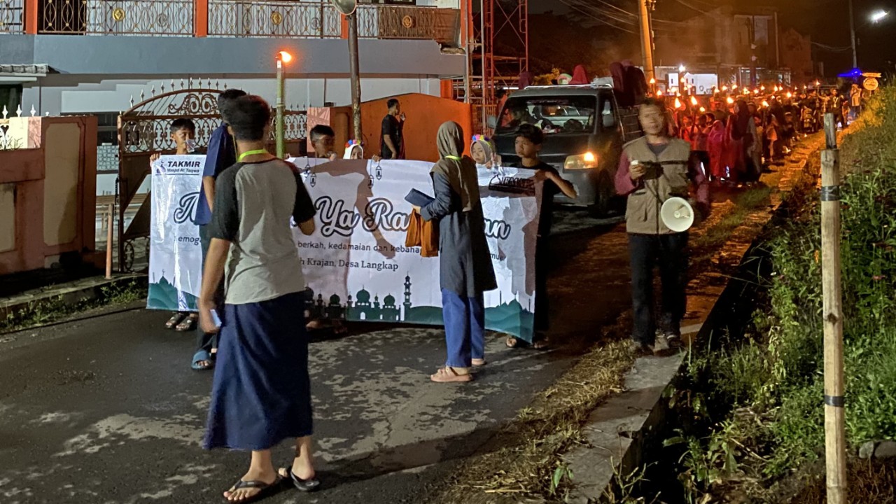Ratusan Warga Langkap Ramaikan Pawai Obor Sambut Ramadhan dalam GEBERAN 2026