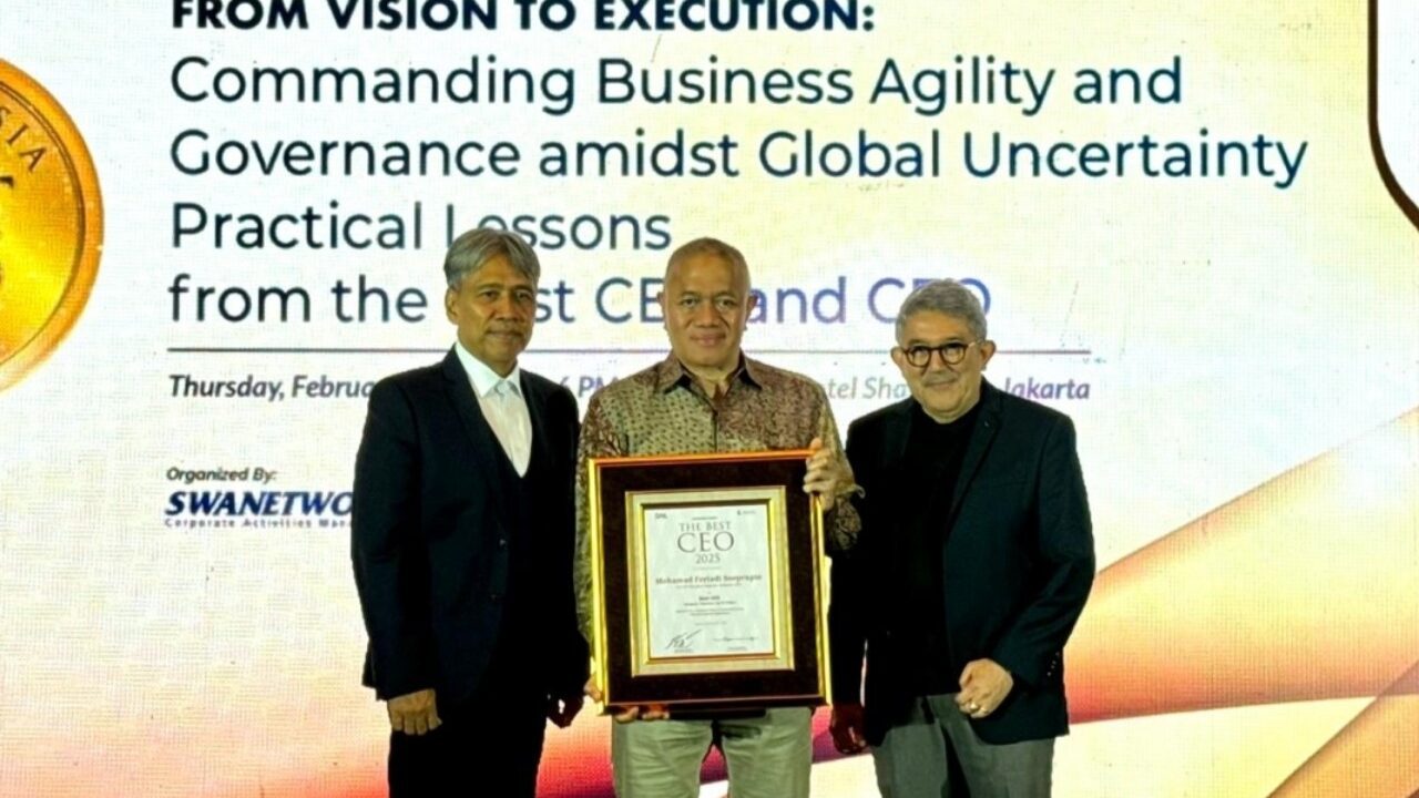 Feriadi Raih Penghargaan Indonesia Best CEO 2025 dari SWA Media Group