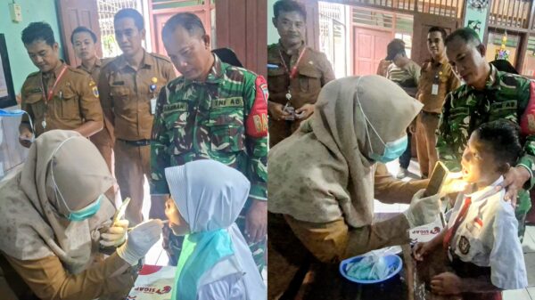 Dinkes Brebes dan Satgas TMMD 127 Gelar Aplikasi Fluoride untuk Siswa SDN Cikuya 01