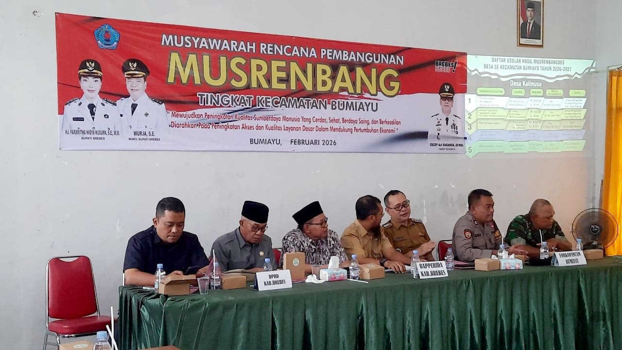 Suasana Musrenbang Kecamatan Bumiayu, Senin (2/2/2026). Kepala Desa Penggarutan Rosy Ibnu Hidayat mengeluhkan belum adanya anggaran kebencanaan di tahun pertama kepemimpinan Bupati Paramitha-Wurja, padahal wilayah selatan Brebes rawan banjir bandang. (Foto: Portal Pantura/Yudhi Prasetyo)