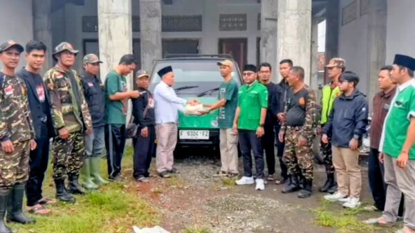 Aksi Kolaboratif Tanggap Bencana, PAC GP Ansor Bumiayu dan PT Beyora Nuswantara Jaya Salurkan 200 Paket Sembako