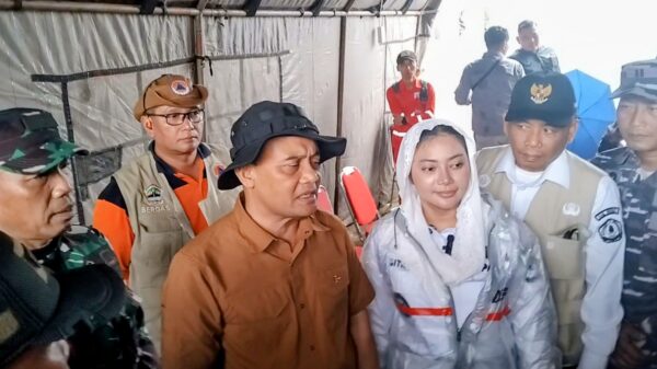 Gubernur Jateng dan Bupati Brebes Tinjau Pengungsi, Relokasi Korban Tanah Bergerak Sridadi Dipercepat
