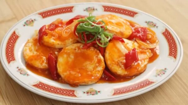 Lagi Bingung Masak Apa untuk Sahur? Coba Resep Telur Ceplok Asam Manis yang Gurih Segar Ini