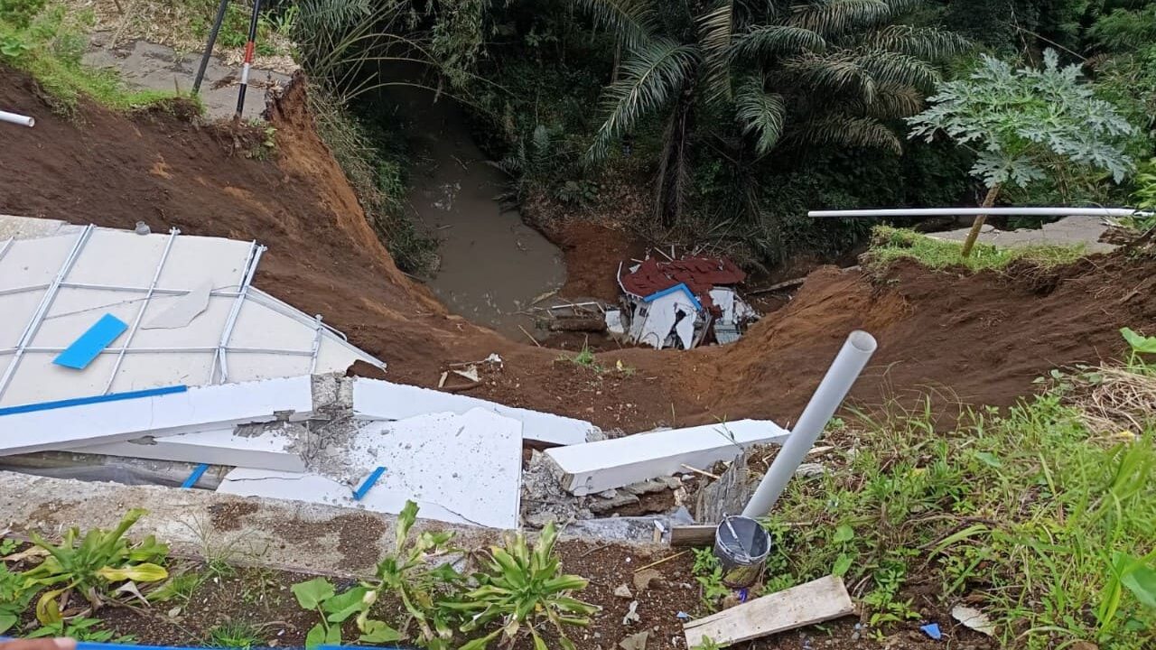 Bencana Longsor Paguyangan Brebes Putus Akses Jalan Warga, Pemkab Siapkan Relokasi