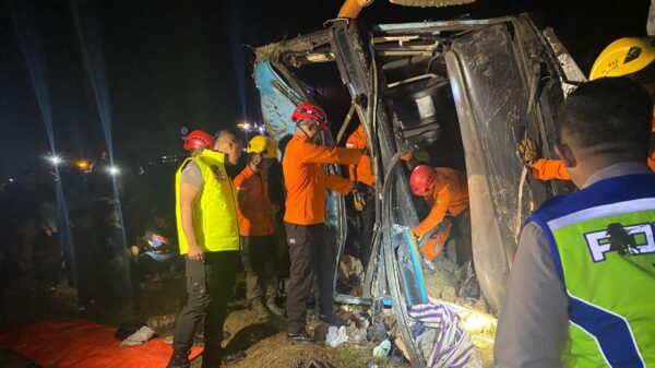 Satu Meninggal, 33 Luka dalam Kecelakaan Bus dan Pick up di Tol Pejagan – Pemalang