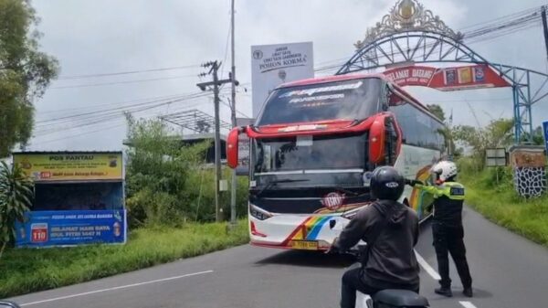Kabar Wisata, Polres Tegal Alihkan Jalur Clirit Guci Lebaran 2026 Bagi Kendaraan Besar