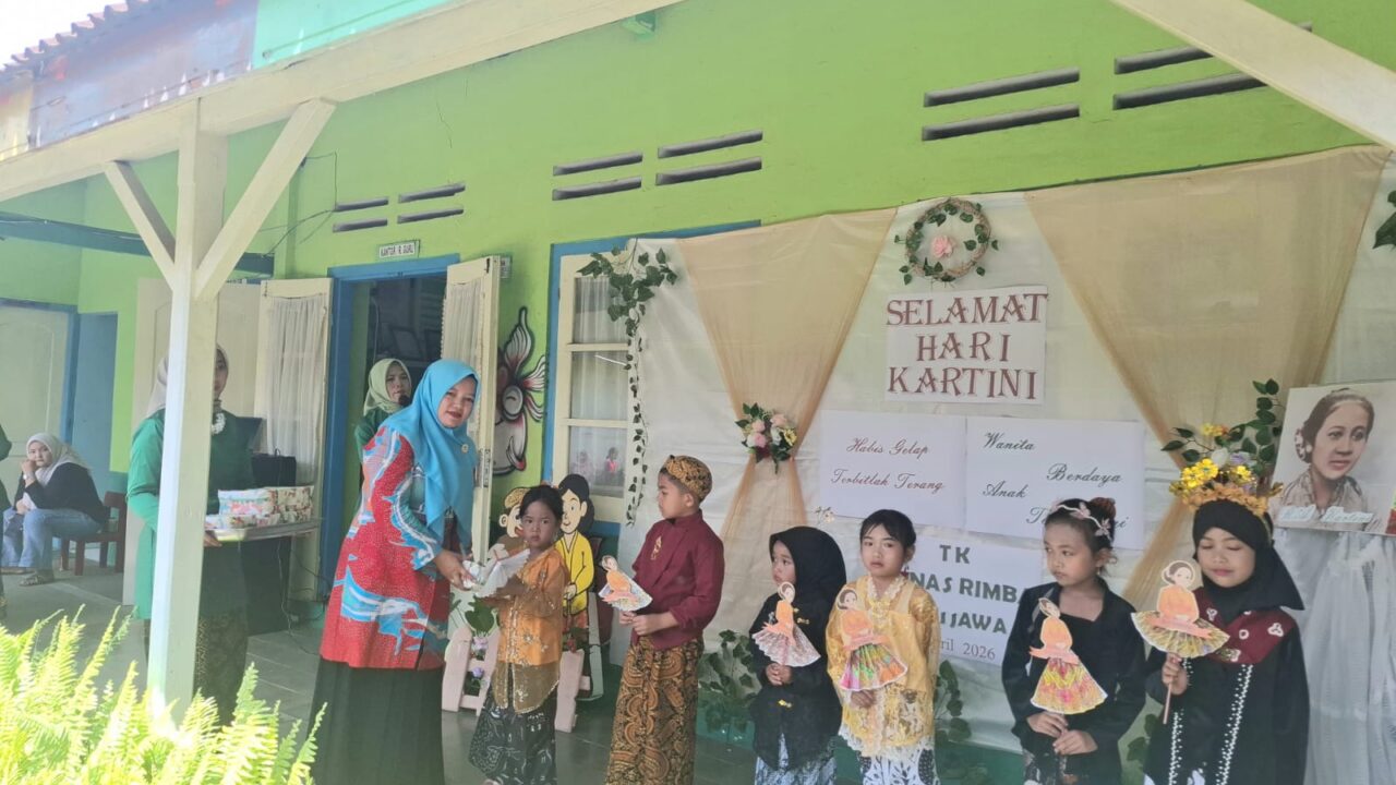 Semarak Kartini, KPH Pekalongan Barat Tanamkan Semangat Perempuan Hebat Sejak Usia Dini di Bumijawa